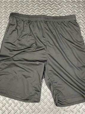 Men's Size 2XL Pull On Dri-Fit Athletic Mesh Shorts Black with Pockets